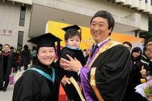 Dr. Vincent Cheng and Prof. Joseph Sung share the joyful moment with graduates.