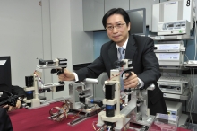 In collaboration with the researchers from Singapore, Professor Philip Wai Yan CHIU of Department of Surgery at CUHK performed the first two cases of Robotic assisted ESD for the treatment of early gastric neoplasia in Hong Kong.