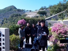 CUHK medical students attend the ceremony to pay homage to selfless ‘Silent Teachers’.