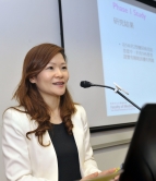 Professor Doris YU, Associate Professor, The Nethersole School of Nursing, CUHK, presents findings of the latest research on the possibility of applying auriculotherapy in clinical treatment of diabetes.