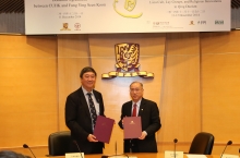 Prof. Joseph Sung, Vice-Chancellor of CUHK (left) and Master Hung Siu Ling, Chairman of Fung Ying Seen Koon sign the third 5-year donation agreement.