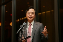 Professor Dennis Lo Yuk Ming is presented the Pioneer Award at the Personalized Medicine World Conference 2015 held in Silicon Valley for his discovery of the presence of cell-free fetal DNA in the plasma of pregnant women and pioneering researches on non-invasive prenatal testing.