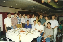 Mr. Ip Kwong-ming (1st right, front row) and his colleagues.