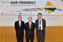 The opening ceremony of the launch conference was officiated by Mr Matthew CHEUNG (middle), Secretary for Labour and Welfare, HKSAR Government; Mr Anthony CHOW (left), Deputy Chairman of The Hong Kong Jockey Club; and Prof. Joseph SUNG, Vice-Chancellor and President of CUHK.