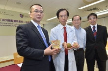 Prof. Simon Chun Ho YU (2nd left), Chairman, Department of Imaging and Interventional Radiology, and Director, Vascular and Interventional Radiology Foundation Clinical Science Center; and his team members in the PAE research, Prof. Anthony Chi Fai NG (1st left), Director of S.H. HO Urology Centre; and Dr. Peter Ka Fung CHIU (1st right), Clinical Assistant Professor (honorary), Division of Urology, Department of Surgery, CUHK.