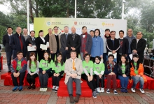 A group photo of all guests, representatives of supporting canteens and Save Food Ambassadors.