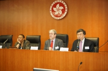 Prof. Christopher Gane, Dean of the Faculty of Law, CUHK (middle), Prof. Francis SL Wang, Dean Emeritus of Kenneth Wang School of Law and President / Chairman of the International Association of Law Schools (right), and Prof. Barbara Holden-Smith, Vice-Dean of Cornell Law School and General Secretary and Treasurer of the International Association of Law Schools, deliver an welcoming speech at the opening of the Forum.