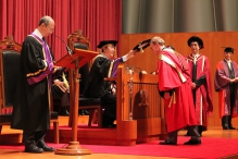 Prof. Randy W. Schekman receives the degree of Doctor of Science, honoris causa.