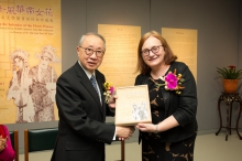 Ms. Louise Jones presents a souvenir to Dr. David Chan.