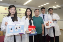 A research team formed by gastroenterologists including Prof. Siew NG (2nd left) from the Department of Medicine and Therapeutics, Faculty of Medicine at CUHK and Medicine Year 5 students Ms Lily LAI (1st left), Mr Michael SUEN (2nd right) and Mr James HOOI (1st right), find that 4.4 billion people worldwide are infected with Helicobacter pylori. Mr LO (middle) shares his experience of Helicobacter pylori infection at the press conference.