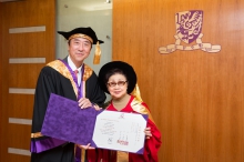 Prof. Joseph J.Y. Sung, Vice-Chancellor and President of CUHK (left), presents the certificate of Honorary Degree of Doctor of Literature to Dr. CHAN Shuk-leung (alias PAK Suet-sin)