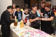 To promote the message of ‘Bring Your Own’ and the ‘UNIfy: Skip the Straw’ joint-university movement, free drinks were distributed to participants who brought their own cups/bottles.