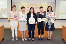 (From left) Miss Amanda Fu (StoryTaler), Dr. Candice Powell (New Life Psychiatric Rehabilitation Association), Ms. Imelda Chan (The Hong Kong Jockey Club), Prof. Winnie Mak (CUHK), and Dr. Amy Chan (CUHK), took a group photo on promoting mental health and anti-stigma among working adults