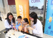 This experiment shows how an acid and a base react to form CO2 which will inflate a balloon.