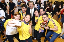 Professor Rocky S. Tuan, Vice-Chancellor and President of CUHK pictured with the athletes.