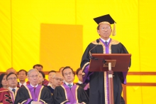 Prof. Rocky S. Tuan, CUHK Vice-Chancellor and President, delivers an address.