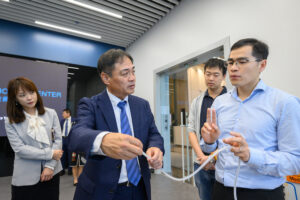 Professor Zheng Li, Associate Professor in the Department of Surgery at CU Medicine, presents the intelligent magnetic anchored and guided endoscope for minimally invasive surgery, another innovation by the CUHK team.