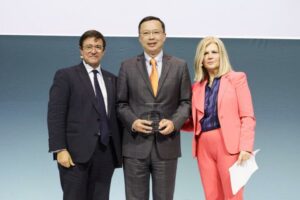 Professor Anthony Chan is bestowed with the European Society for Medical Oncology (ESMO) Lifetime Achievement Award for his lifelong dedication to and outstanding research work in nasopharyngeal cancer (NPC). Professor Chan is one of the only three Asian scholars who have received this very prestigious global award since its establishment.