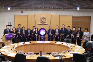 The guests officially launch the “CUHK Science-1 Satellite” project.