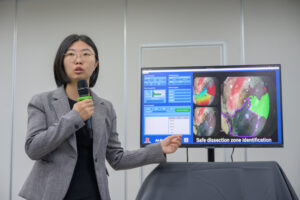 Professor Dou Qi explains that the AI interface is able to discern real-time procedures while the doctor performs ESD, guiding him/ her through the whole process, and providing data for postoperative analysis and review. The team will further explore the possible guidance to dissection layers and route with the system.