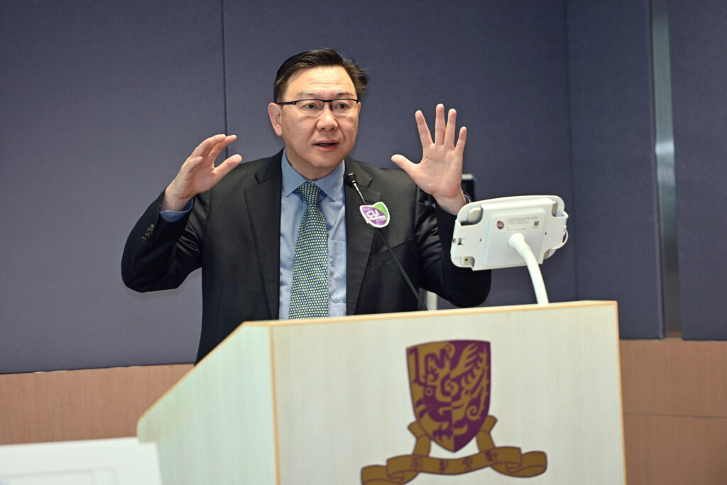 Professor Wing Yun-kwok calls on society to pay attention to the risk factors of bipolar disorder. If adolescents, especially the offspring of parents with bipolar disorder, exhibit a tendency to stay up late and sleep late, to the extent that their learning and daily life are affected, coupled with excessive social anxiety, they should seek help from professionals in a timely manner.