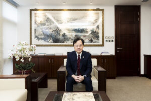 Professor Dennis Lo Yuk-ming, the ninth Vice-Chancellor and President of CUHK, assumes office today (8 January 2025)