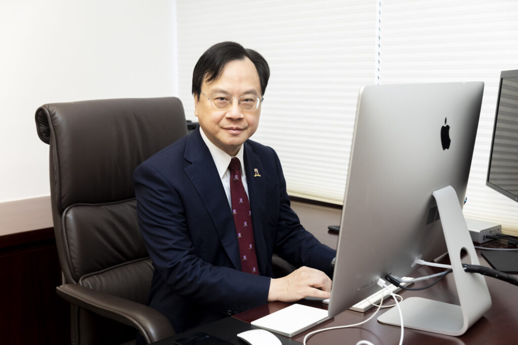 Professor Dennis Lo Yuk-ming, the ninth Vice-Chancellor and President of CUHK, assumes office today (8 January 2025)