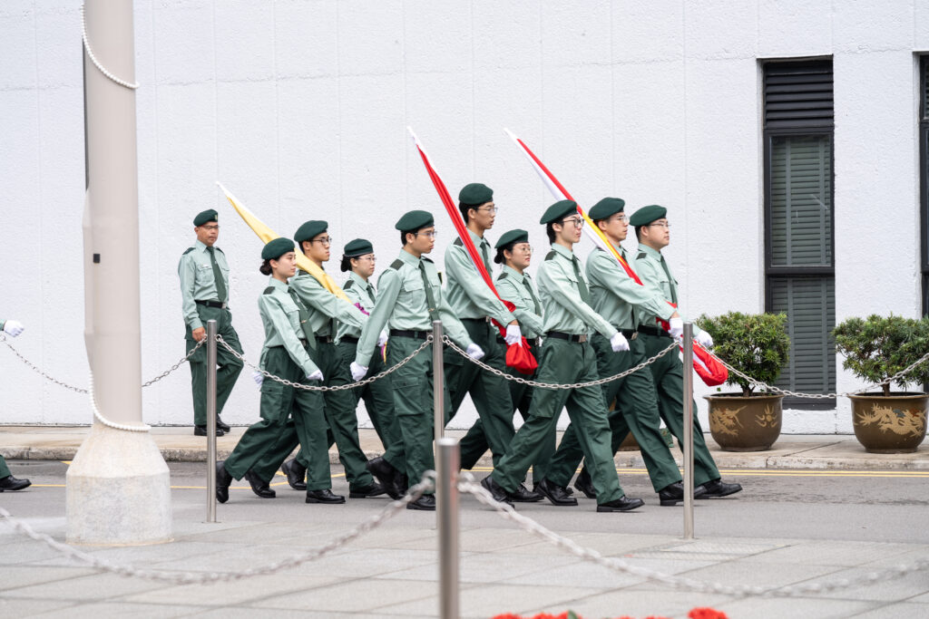 由中大學生組成的國旗護衛隊