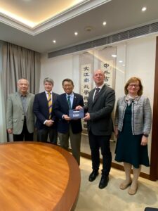 Representatives from CUHK and Corvinus University of Budapest (CUB). From left: Professor Yam Yeung, Di-rector of SZRI, Professor Peter Baranyi, Head of the Cognitive Info-communications Research Center at CUB, Professor Rocky S. Tuan, Vice-Chancellor and President of CUHK, Dr Péter Fehér, Vice President for Interna-tional Relations at CUB and Professor Andrea Kő, Head of the Institute of Data Analytics and Information Sys-tems at CUB.